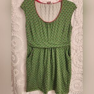 Boden Margot sleveless Jersey Dress Size 14 Floral Green Belted Knee Length boho